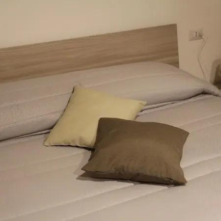 Bed and breakfast Mirabari 3*